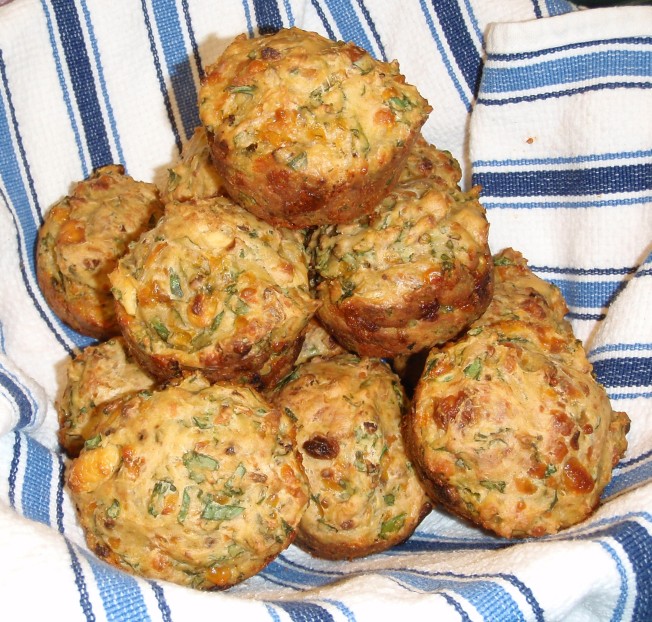 feta, cheddar, and spinach muffins  I  frozen pizza, again?
